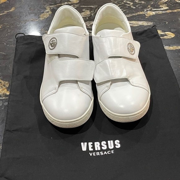 Designer Shoes - Picture 2 of 2